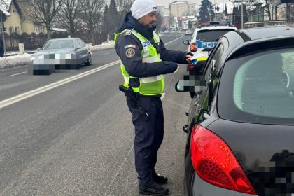 Permisul anulat nu l a impiedicat sa conduca sa a intalnit cu politia