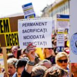 Peste 80 dintre profesori solicita greva generala exista o stare reala de presiune si nemultumire
