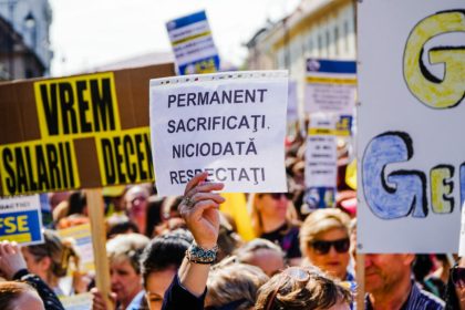 Peste 80 dintre profesori solicita greva generala exista o stare reala de presiune si nemultumire