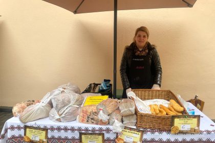 Piata volanta se intorce in curtea CJ Sibiu produse locale proaspete pentru locuitorii din Sibiu