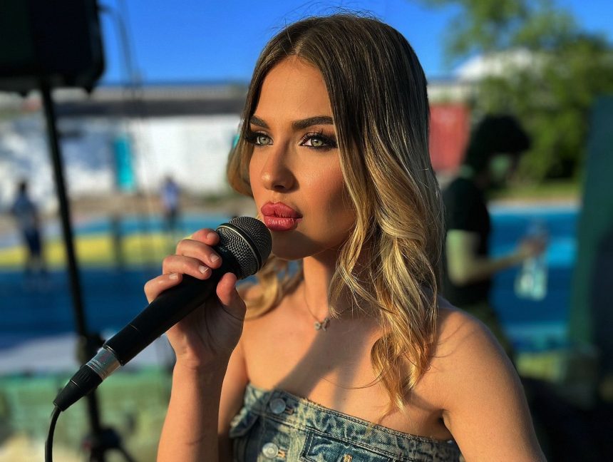 Povestea Patriciei Thomits sibianca ce a impresionat la Romanii Au Talent si Eurovision Vreau sa imi aud vocea la radio