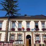 Primaria Bradeni obligata de instanta sa reinscrie un functionar concediat