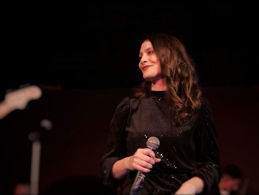 Profesoara de canto din Sibiu participanta la Eurovision Maria este optimista Sper sa castig