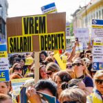 Profesorii universitari protesteaza in fata Prefecturii din Sibiu au solicitat autorizatie la Primarie