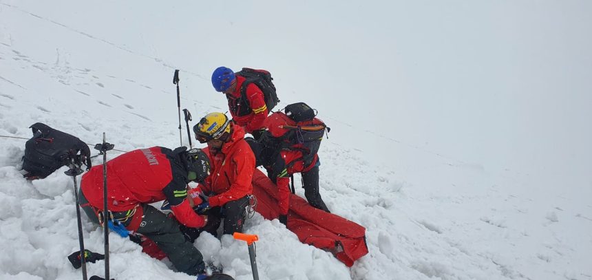 Risc mare de avalanse in zona Balea Lac se anunta ninsoare abundenta