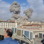 SUA si Israel ataca Iranul explozii puternice si distrugerea mai multor cladiri video