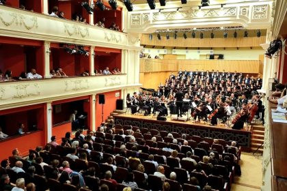 Sala Thalia interzisa pentru concerte cu orchestre mari scena este prea mica video