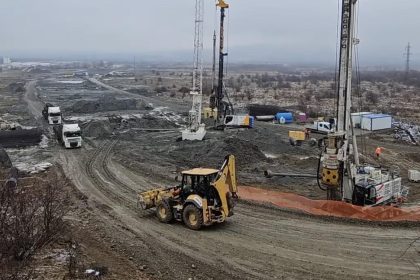 Santier activ pe A13 Sibiu Fagaras 300 de lucratori se ocupa de un nod rutier complex video