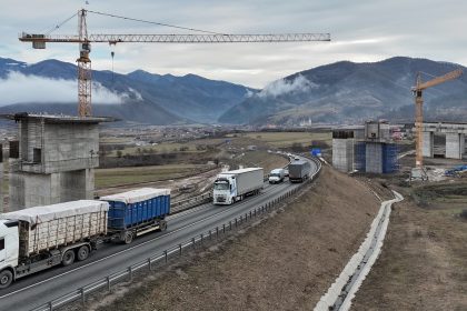 Santierul autostrazii Sibiu Pitesti progrese nesatisfacatoare in lucrarile de pe unul dintre loturi