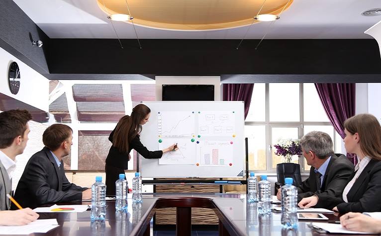 Schimbari fiscale cu impact din 2026 TVA aplicat la incasare extins si reducere de 3 la impozit pentru placile efectuate la timp