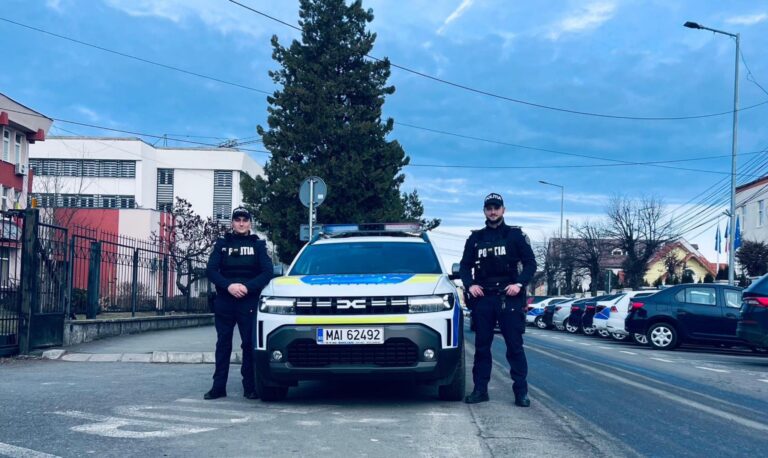 Tineri politisti laudati de IPJ Sibiu pentru refuzul a trei tentative de mita