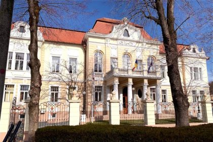 ULBS solicita timp Primariei Sibiu Nu a reusit sa amenajeze terenurile de sport de la Liceul Carol