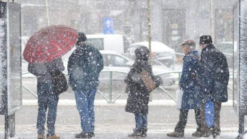 Val de frig si ninsori abundente in Romania mai multe coduri galbene si portocalii devin active