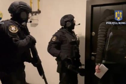 dealer de droguri de mare risc captureat la sibiu vindea cristal cu 100 de lei plicul si le expedia prin curier