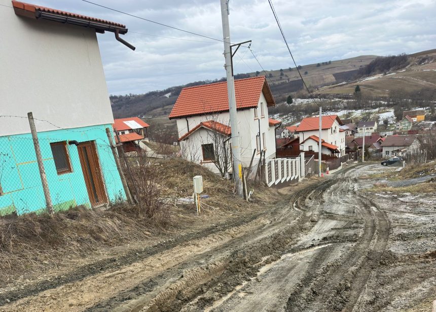 drum impracticabil intr un nou cartier din hamba ne zbatem in noroi foto si video