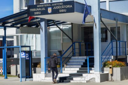 sibianul care a incercat sa oferte mita de 2000 de euro unui politist la mall care a fost decizia judecatorilor