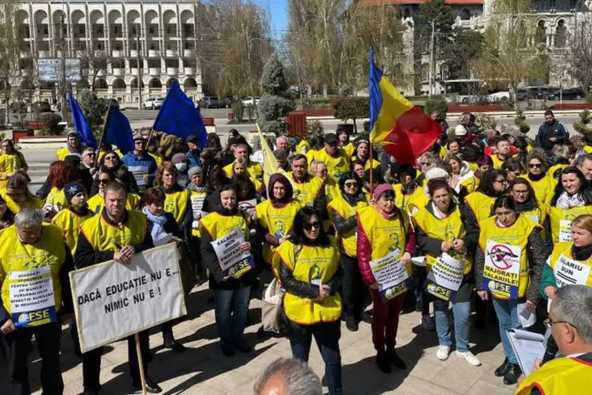 sondaj pentru boicotarea simularilor sindicatele intreaba profesorii daca trebuie sa suspende examenele