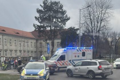 Accident in Terezian biciclist lovit de o masina fotografii