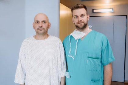 Barbat salvat de o tumora printr o operatie la MedLife Polisano din Sibiu Nu credeam ca mai exista o solutie pentru mine