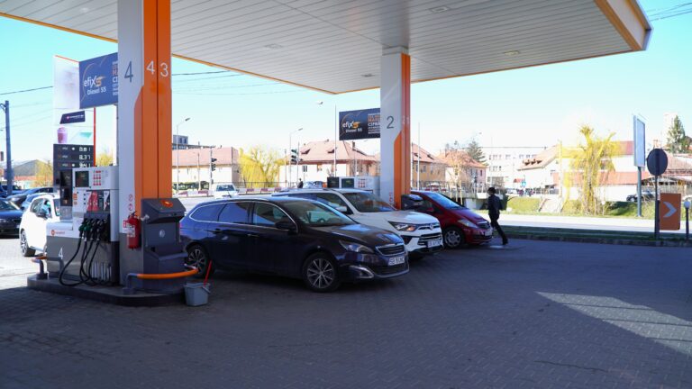 Benzina si motorina la benzinariile din Sibiu pretul a depasit 10 lei pe litru la mai multe statii din oras