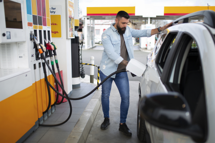 Benzina si motorina sau scumpit preturile de miercuri dimineata la statiile de alimentare din Sibiu