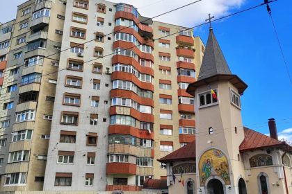 Bisericile din Cluj raportate la politie pentru ca transmit slujbele prin boxe si deranjeaza locatarii din apropiere