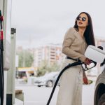 Carburantii ating noi valori record diferente de aproape 50 de bani pe litru intre statiile din Sibiu
