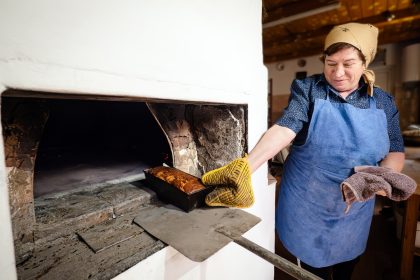 Cat valoreaza cozonacul de Paste in Sibiu preturile din cofetarii si de la gospodine