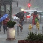 Ciclonul Deborah se deplaseaza prin Romania riscul unor pagube semnificative