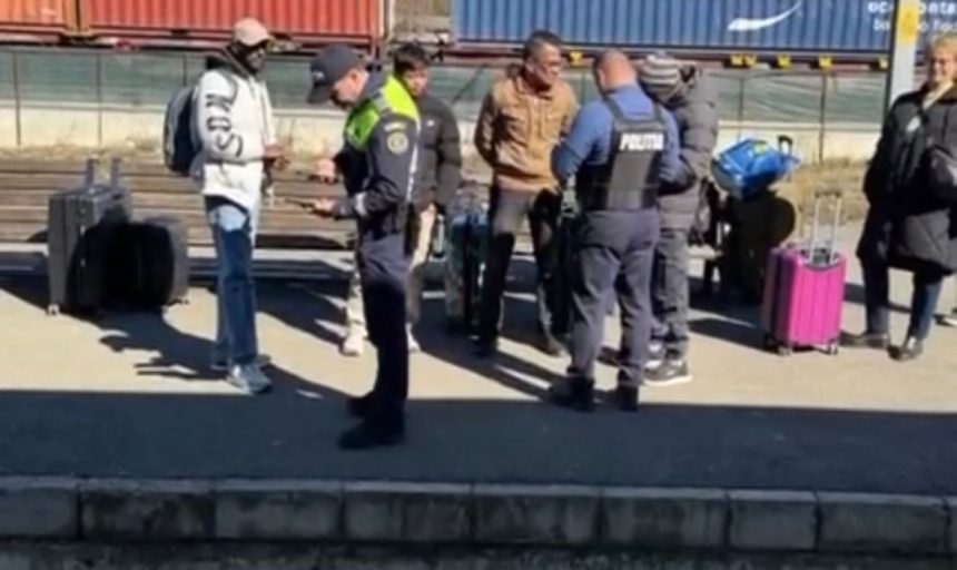 Controale in zona garii CFR Sibiu au fost adusi si caini dresati video