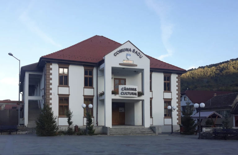 Copiii ilustreaza primavara prin arta duminica 29 martie 2026 la Caminul Cultural Sadu