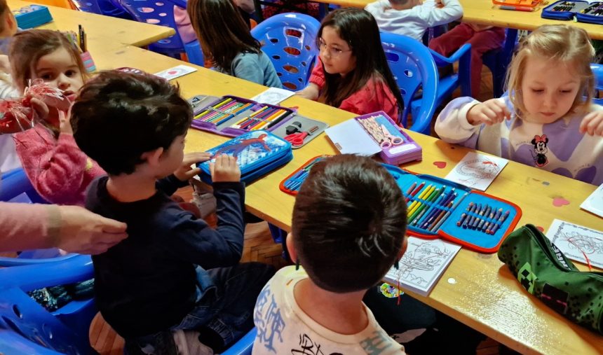 Creativitate si bucurie ateliere de primavara pentru copii in Medias foto