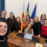 Daniela Cimpean presedinta Consiliului Judecean si a invitat fostele colege de liceu la birou dupa ore