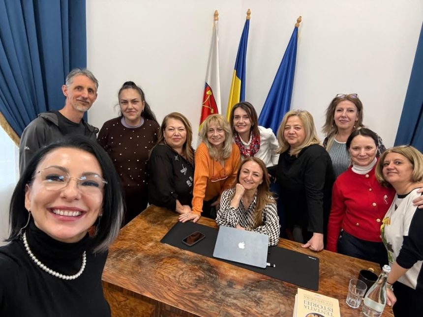 Daniela Cimpean presedinta Consiliului Judecean si a invitat fostele colege de liceu la birou dupa ore