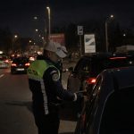 Doi tineri opriti in trafic la Sibiu unul fara permis celalalt cu permisul suspendat