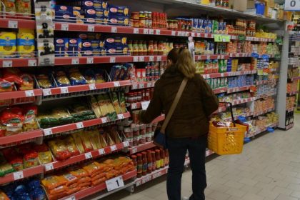 Guvernul extinde plafonarea adaosului pentru produsele alimentare de baza