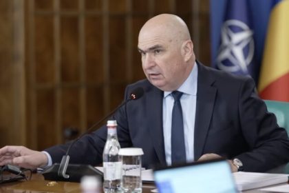 Guvernul va creste salariul minim la 4325 lei incepand cu 1 iulie 2026