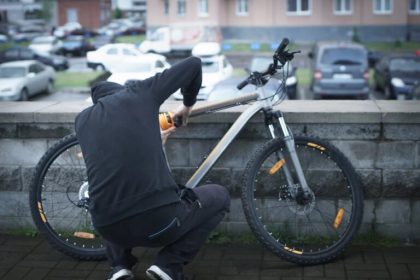 Hot condamnat la inchisoare pentru furtul de biciclete din Sibiu
