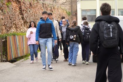Incepe simularea Bacalaureat 2026 in Sibiu prezenta numerosa la prima proba fara incidente