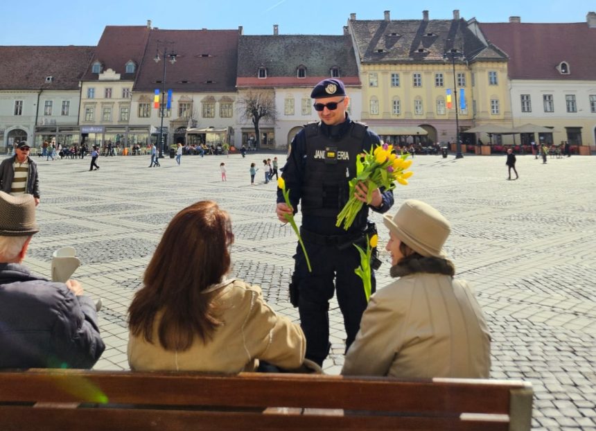 Jandarmii din Sibiu au oferit lalele cu ocazia zilei de 8 Martie Ne am dorit sa aducem un zambet