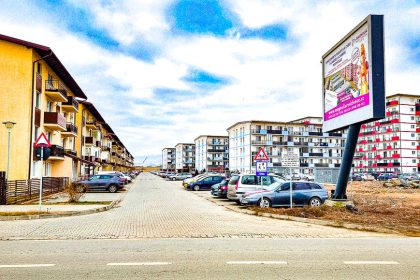 Locatari nemultumiti in Magnolia din cauza parcarilor Dezvoltator Unici au cumparat un singur loc de parcare si au 3 masini video