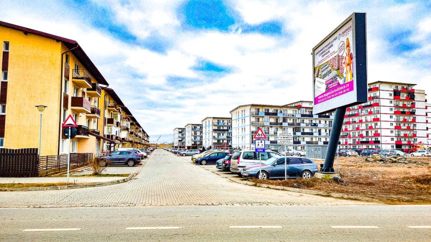 Locatari nemultumiti in Magnolia din cauza parcarilor Dezvoltator Unici au cumparat un singur loc de parcare si au 3 masini video
