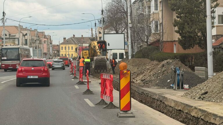 Lucrari la reteaua de ap pe patru strazi importante din Sibiu reparatii si pe trotuare pe cateva artere