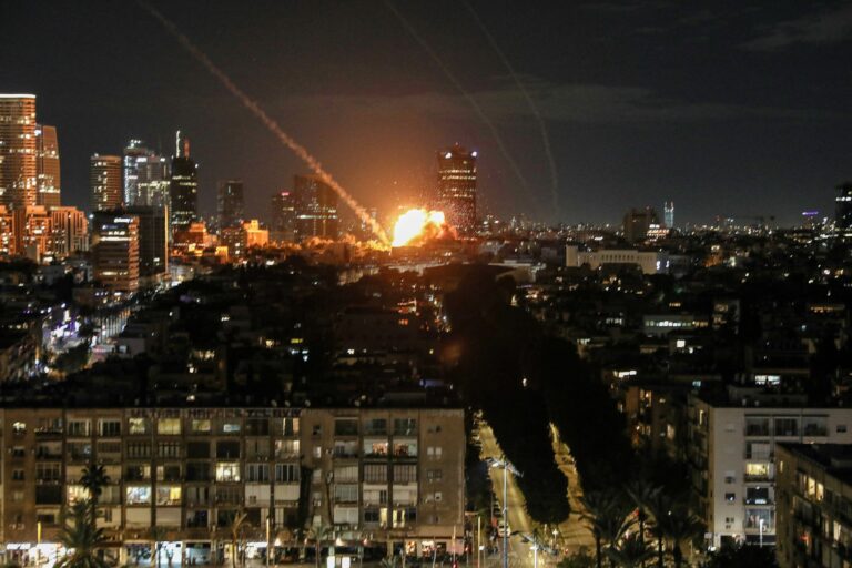 MAE pune in functiune celula de criza peste 1000 de romani blocati in Orientul Mijlociu solicita ajutor