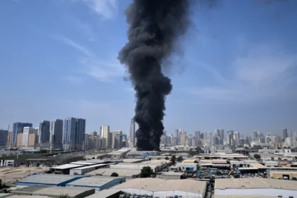 Mai multe explozii luni dimineata in Dubai avioane de vanatoare observate pe cer