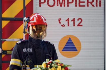 Mesaj de 8 Martie din partea pompierilor din Sibiu In spatele fiecarei interventii se afla femei care ne ofera sprijin