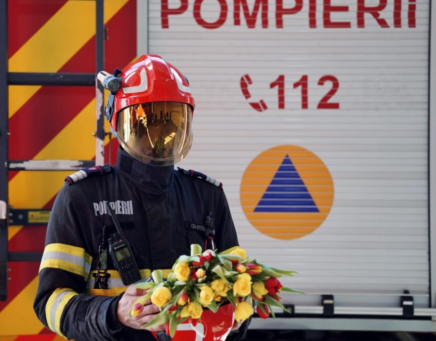 Mesaj de 8 Martie din partea pompierilor din Sibiu In spatele fiecarei interventii se afla femei care ne ofera sprijin