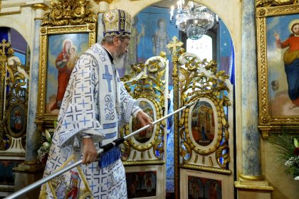 Mitropolitul Ardealului a binecuvantat icoanele Bisericii Buna Vestire din Sibiu