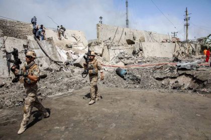 Pakistanul bombardeaza Kabul zeci de civili ucisi si mii de oameni stramutati