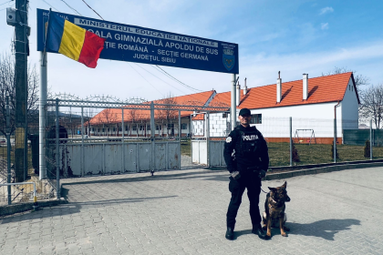 Politia a effectuat verificari in scoli si magazinele din apropiere in diverse localitati din Sibiu